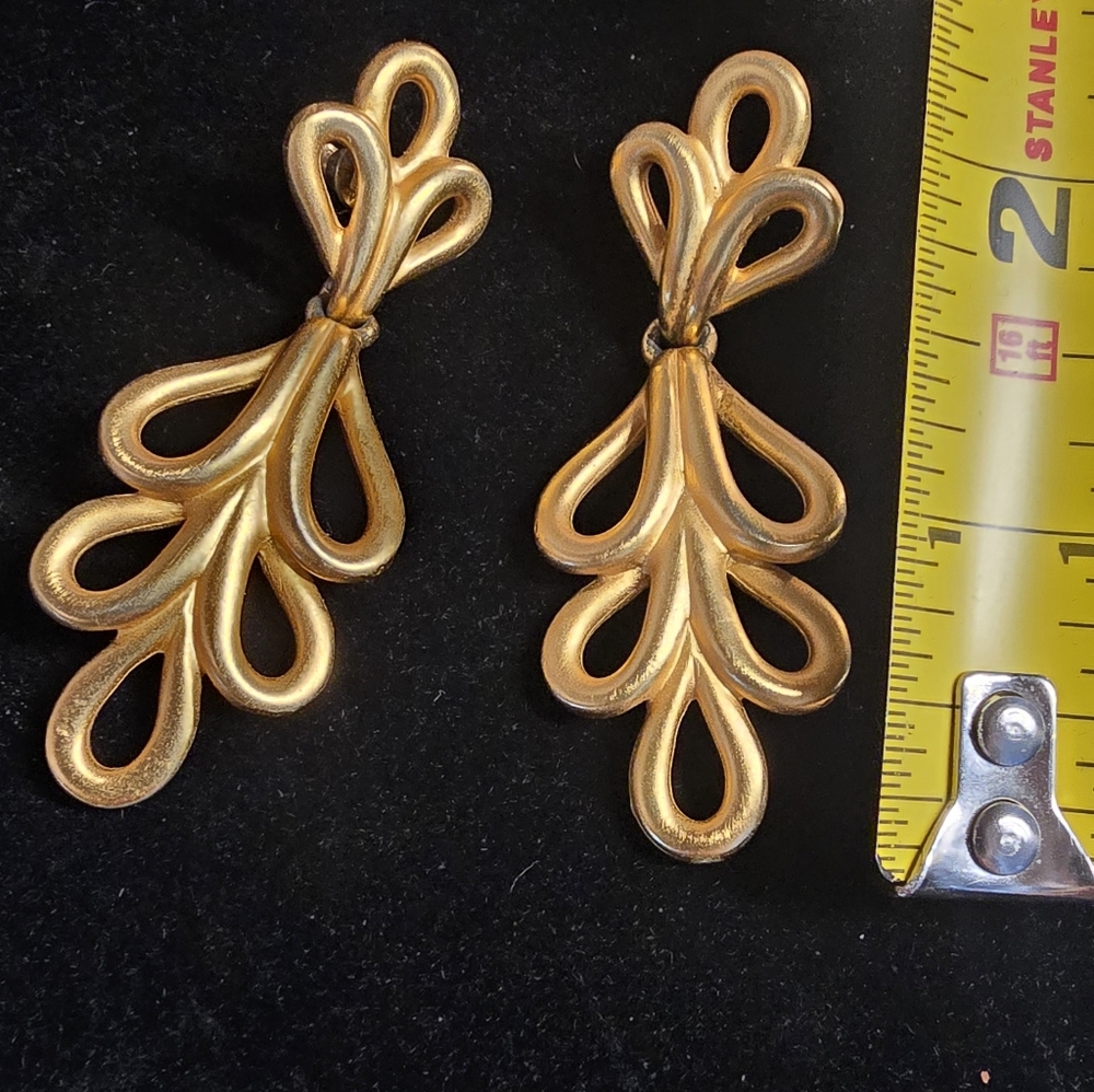 Vintage Matte Gold-Tone Drop Earrings - Pierced - Picture 3 of 3